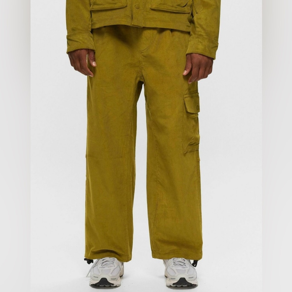 The North Face Utility Cord Easy Pant- Sulphur Moss Men’s Medium/ Regular NWT